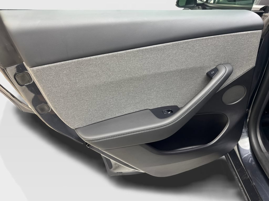 Used 2026 Tesla Model Y 2WD image 34