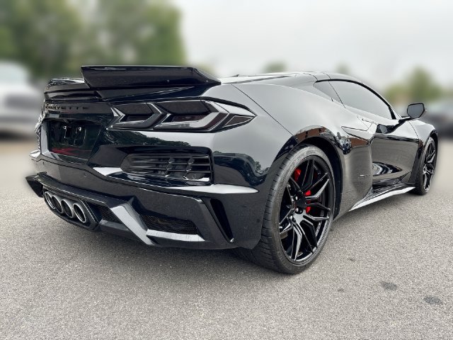 Used 2024 Chevrolet Corvette Z06 RWD image 8