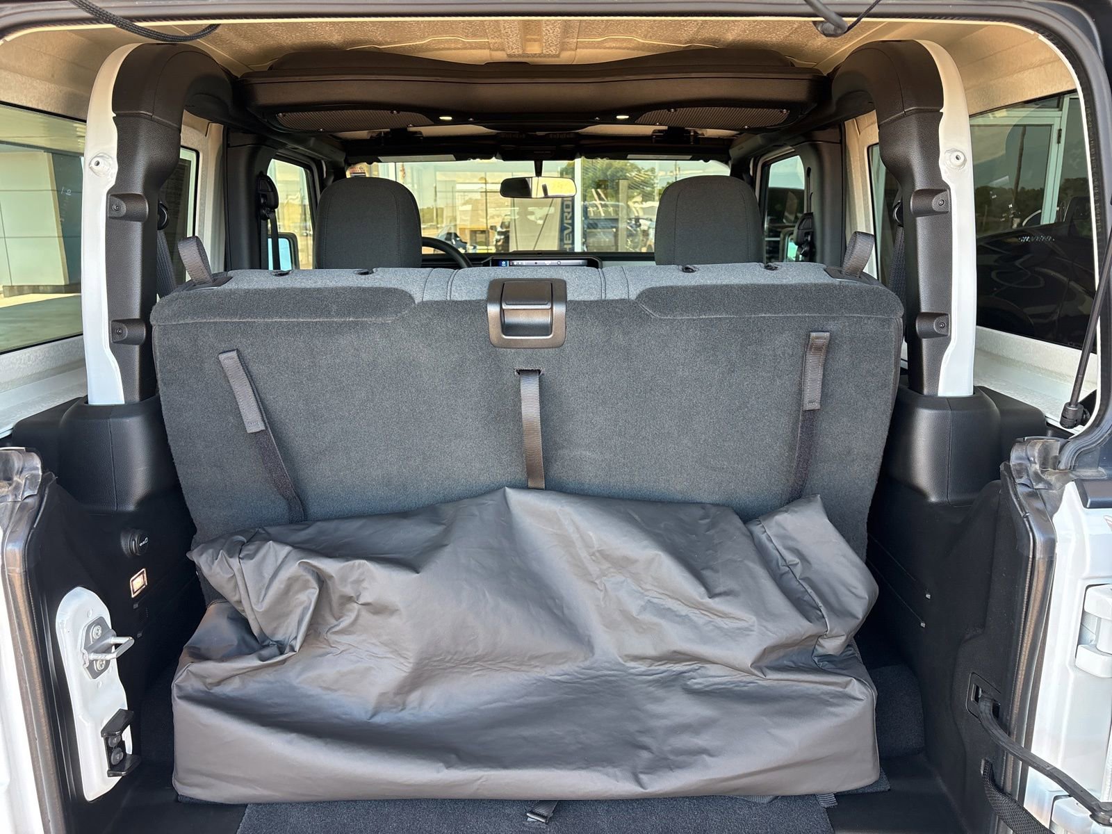 Used 2025 Jeep Wrangler Sport AWD/4WD image 15