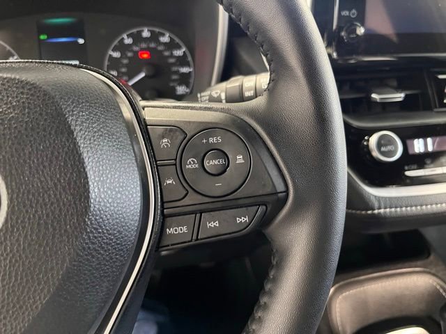 Used 2025 Toyota Corolla SE image 27