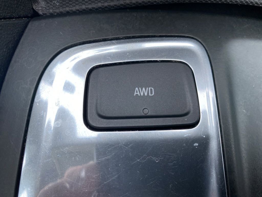 Used 2021 Chevrolet Equinox LS image 32