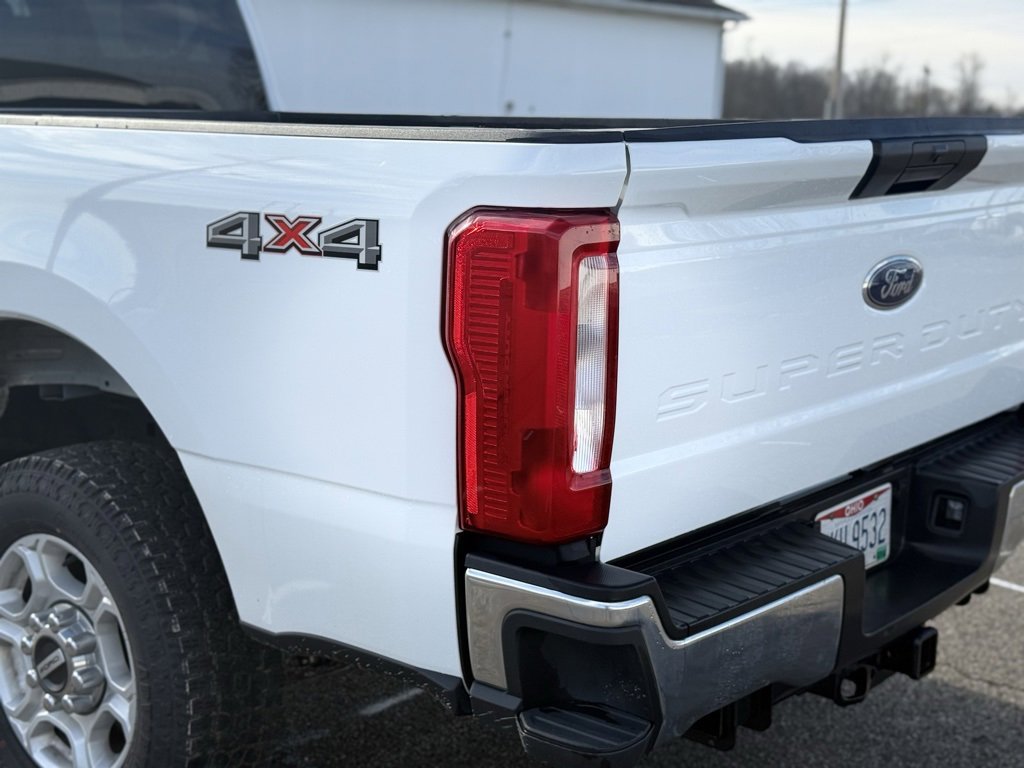 Used 2025 Ford F250 XLT image 13