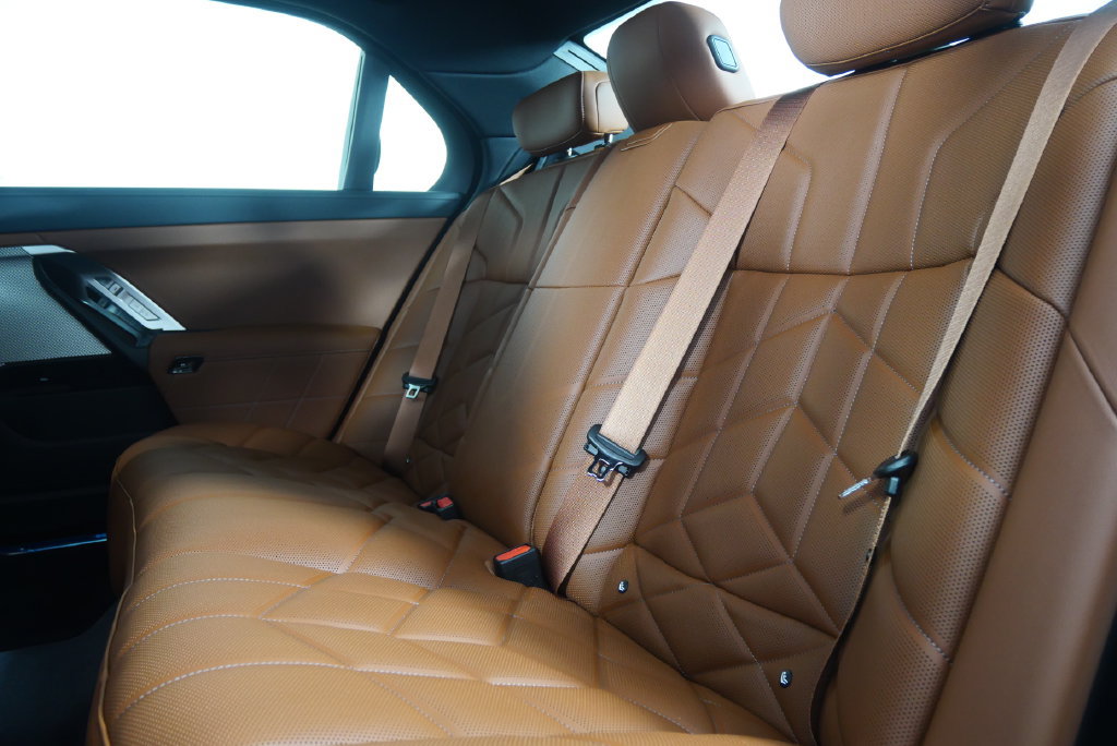 New 2026 BMW 740i RWD image 15