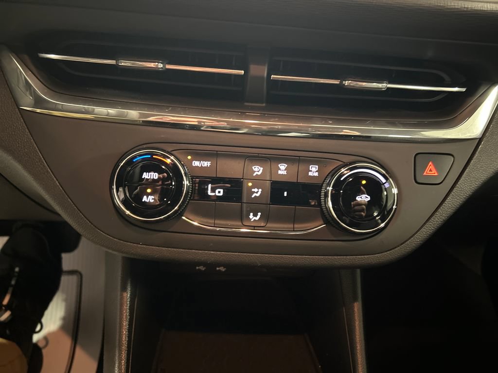 Used 2025 Buick Envista Preferred FWD image 17
