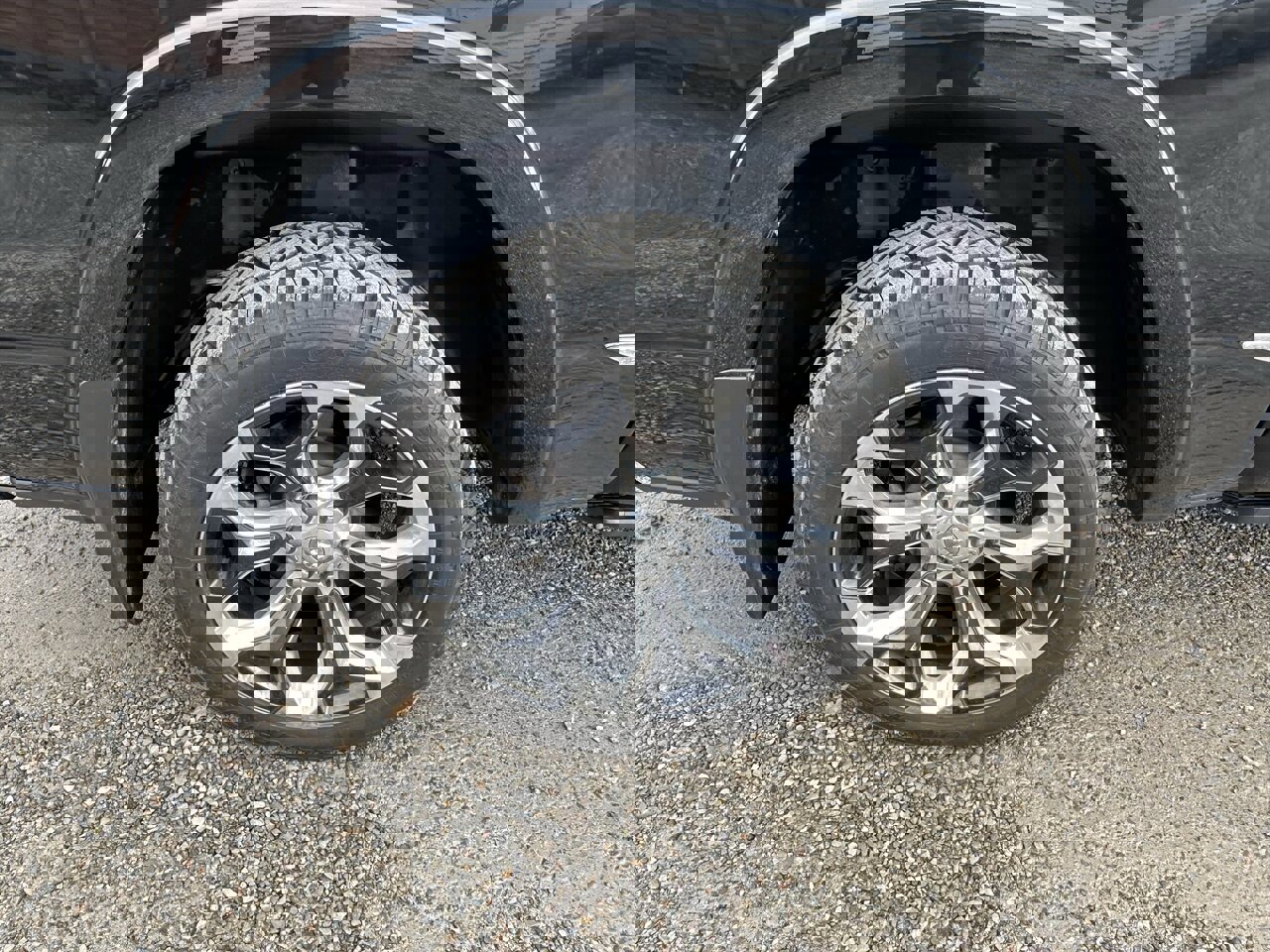 Used 2022 RAM 1500 Limited w/ Body-Colour Bumper Group image 38