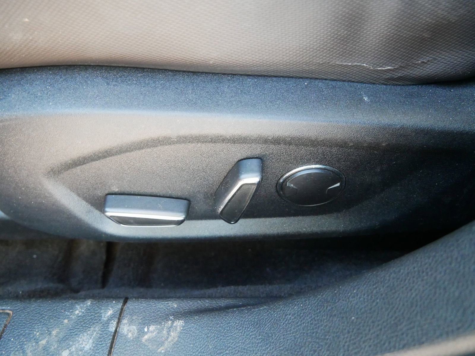 Used 2020 Ford Fusion SE w/ Equipment Group 151A image 14