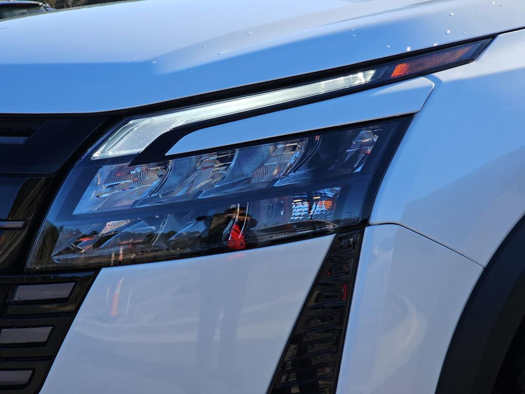 New 2026 Nissan Pathfinder Platinum image 35