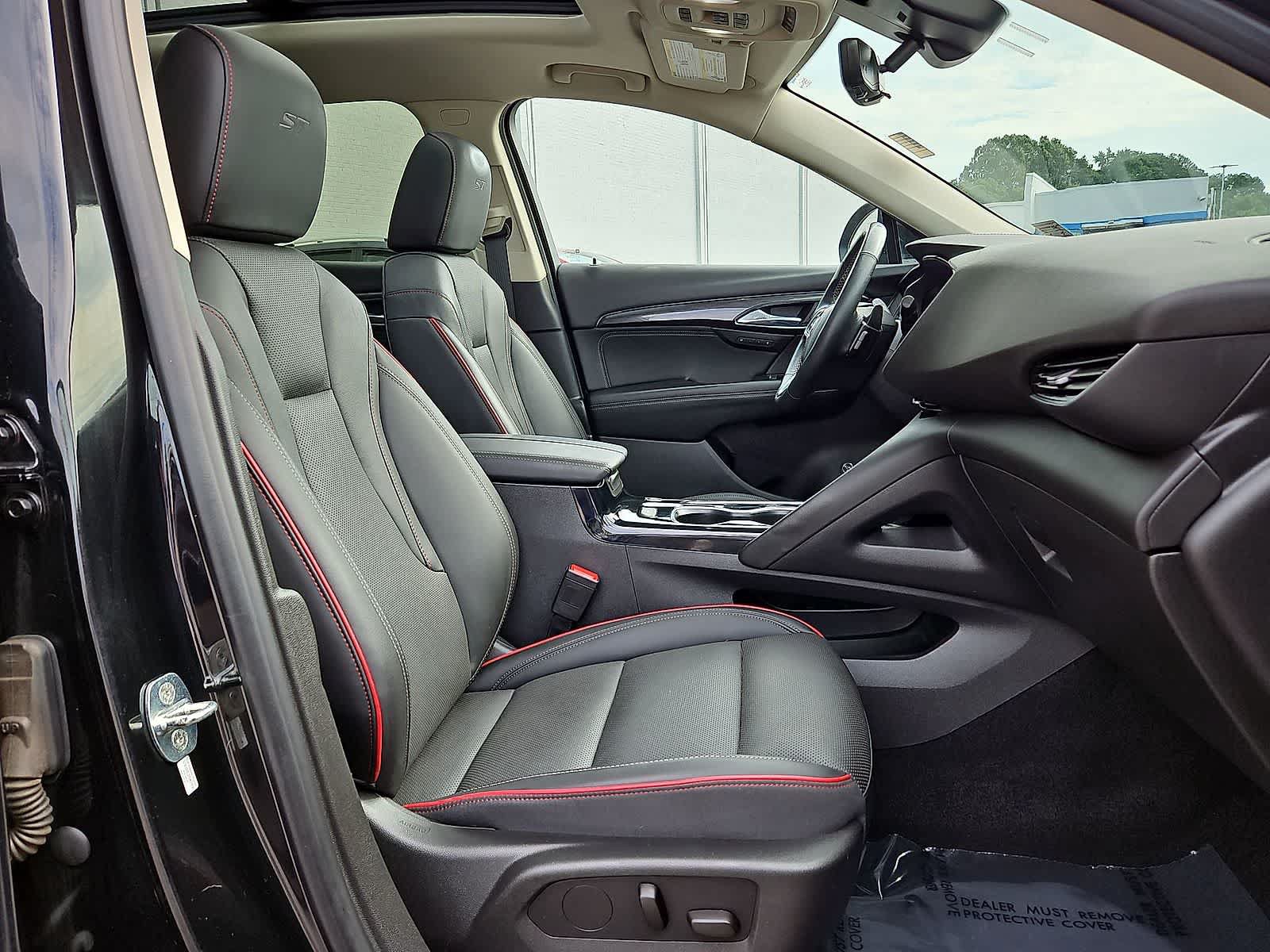 Used 2022 Buick Envision Essence w/ Technology Package II FWD image 35