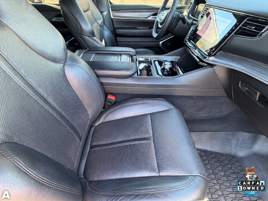 Certified 2024 Jeep Wagoneer Series II w/ Flexible Seating Group RWD image 12