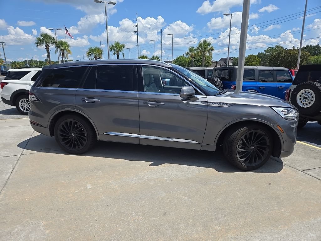 Used 2022 Lincoln Aviator Reserve w/ Equipment Group 201A RWD image 2