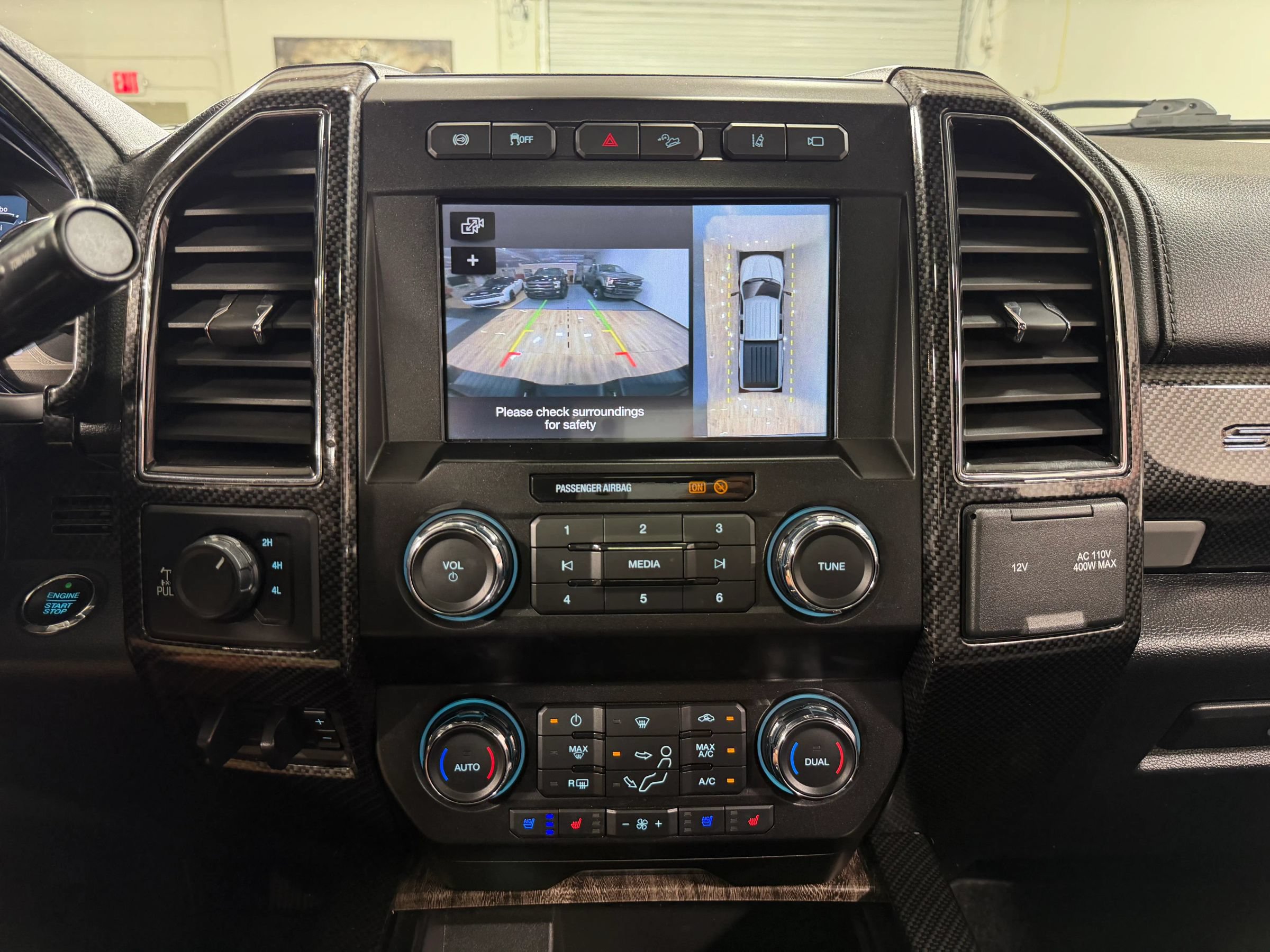 Used 2019 Ford F250 Lariat w/ Lariat Ultimate Package AWD/4WD image 26