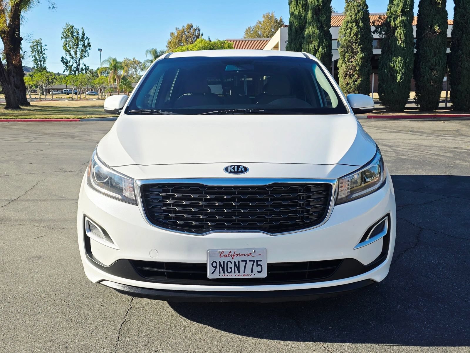 Used 2020 Kia Sedona LX FWD image 2