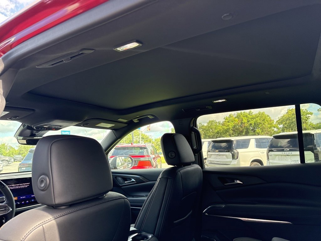 New 2025 Chevrolet Traverse High Country w/ LPO, Floor Liner Package image 9