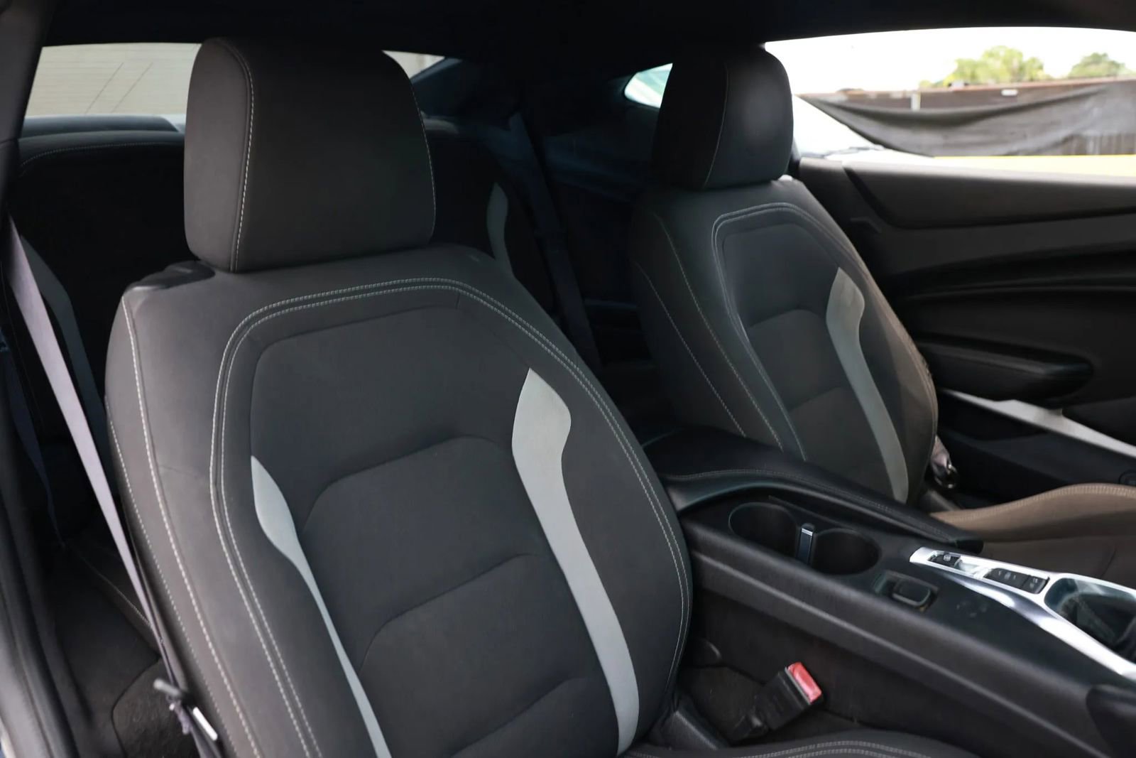 Used 2016 Chevrolet Camaro SS RWD image 25