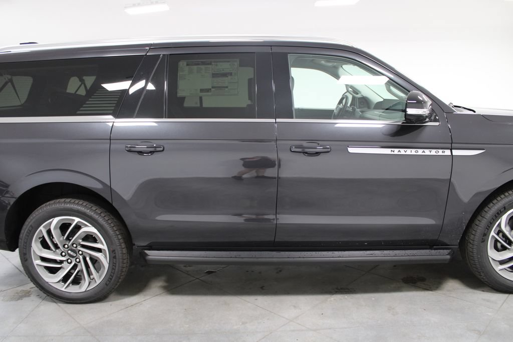 New 2027 Lincoln Navigator L Premier RWD image 10