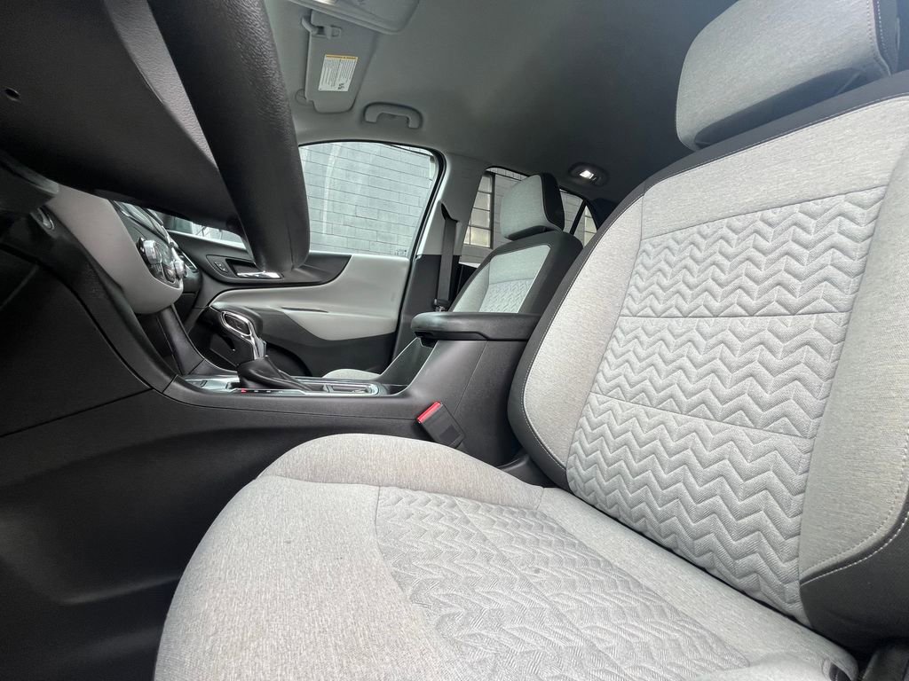 Used 2023 Chevrolet Equinox LS AWD/4WD image 25
