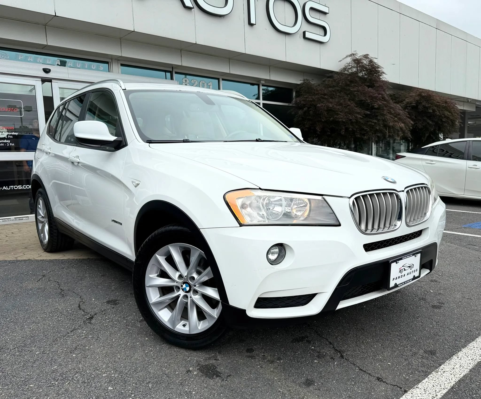Used 2013 BMW X3 xDrive28i AWD/4WD image 1