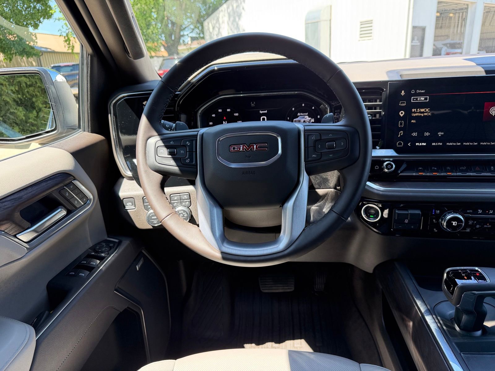 Used 2026 GMC Sierra 1500 SLT w/ SLT Premium Plus Package AWD/4WD image 20