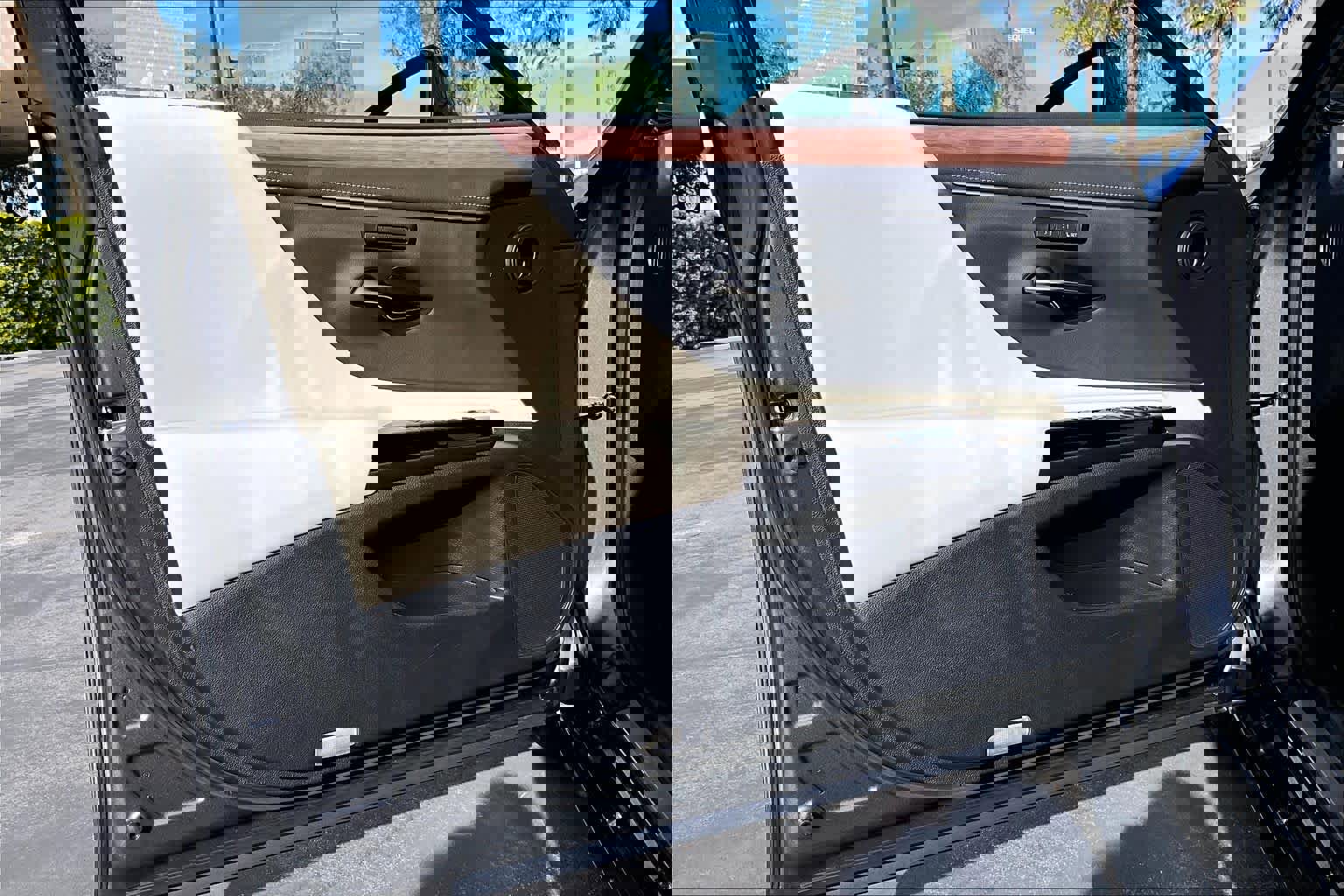 Certified 2025 Lexus ES 300h w/ Premium Package image 20