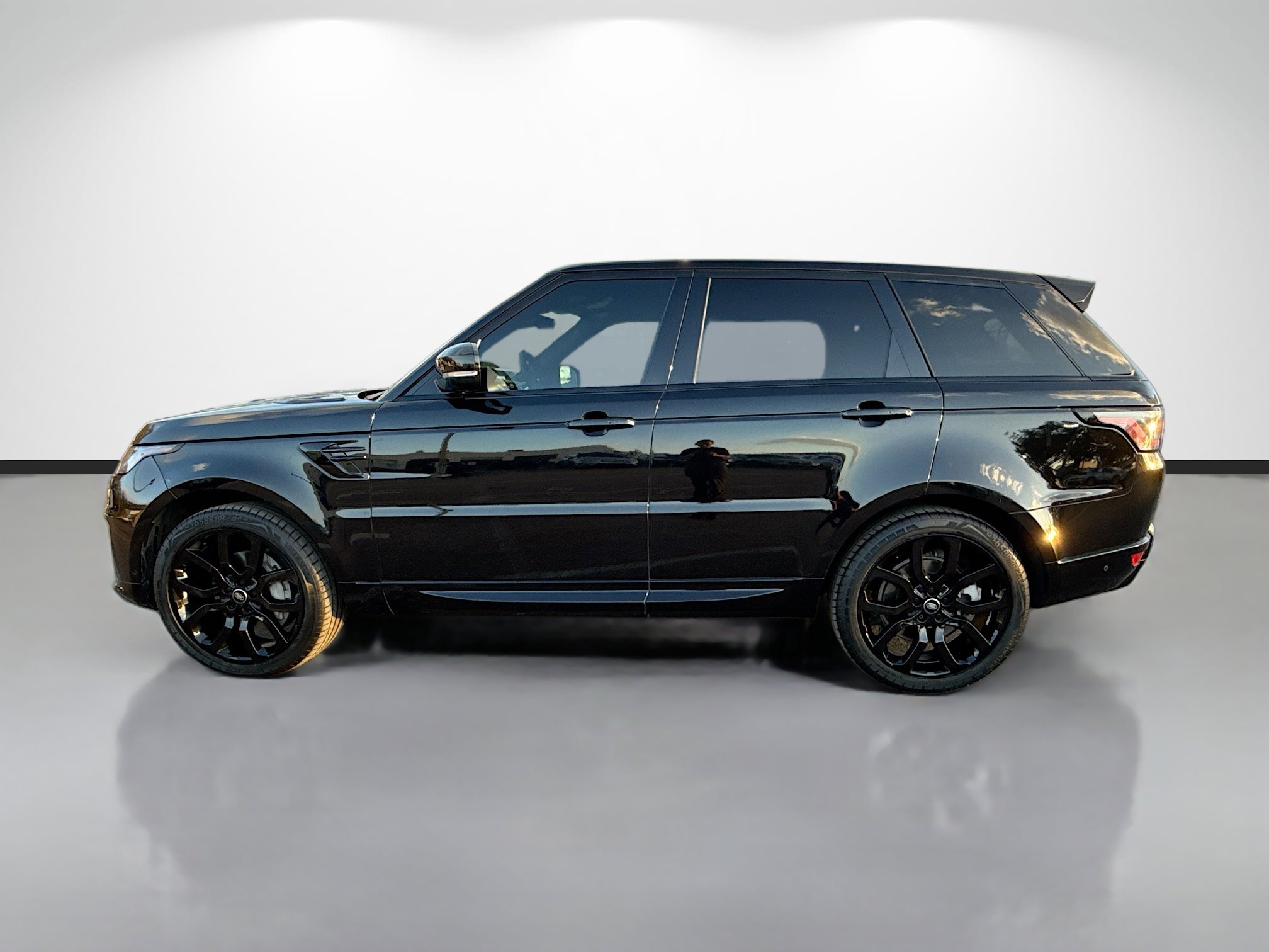 Used 2022 Land Rover Range Rover Sport HSE Silver Edition image 2