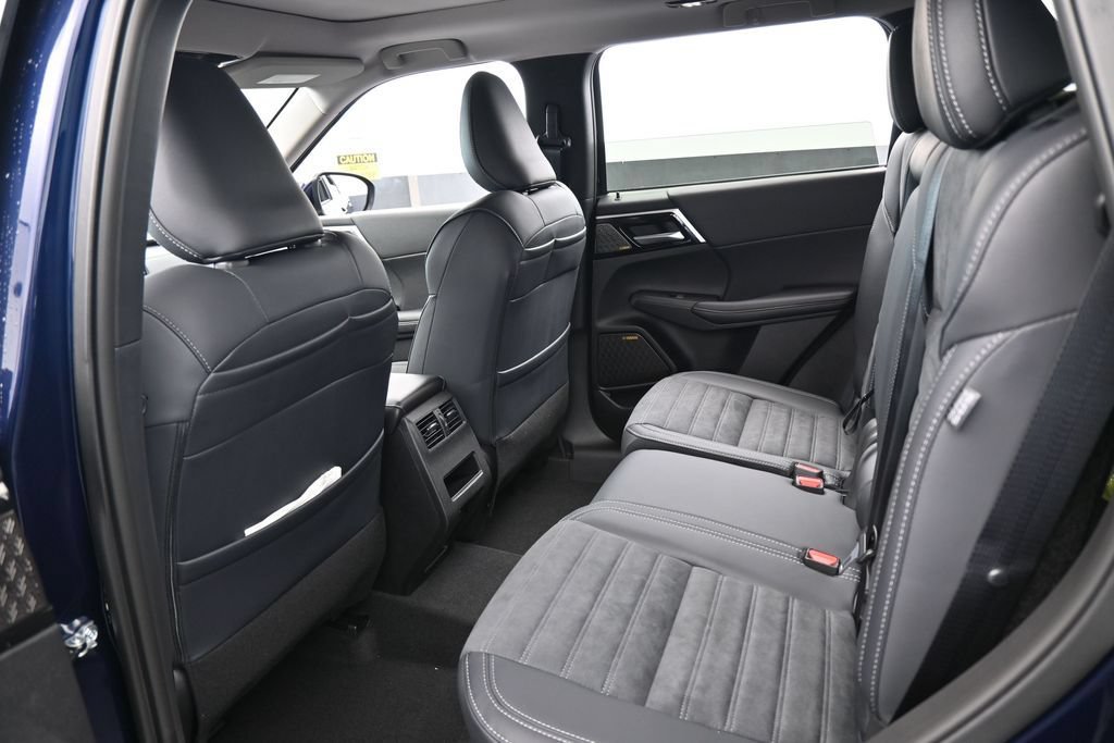 New 2026 Mitsubishi Outlander SE FWD image 39