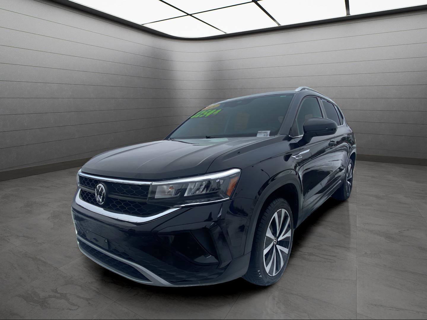 Used 2024 Volkswagen Taos SE image 1