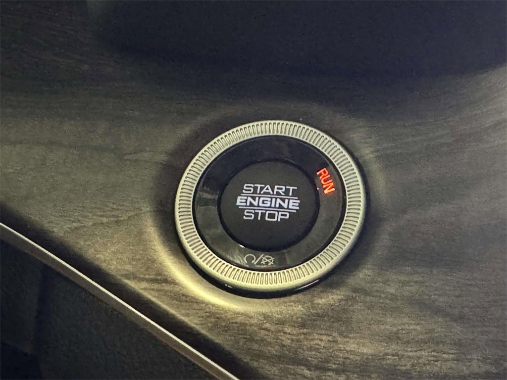 Used 2022 Jeep Grand Cherokee Limited image 30