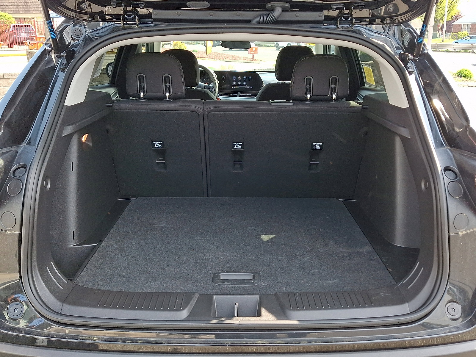 Used 2025 Chevrolet Trax LS FWD image 28