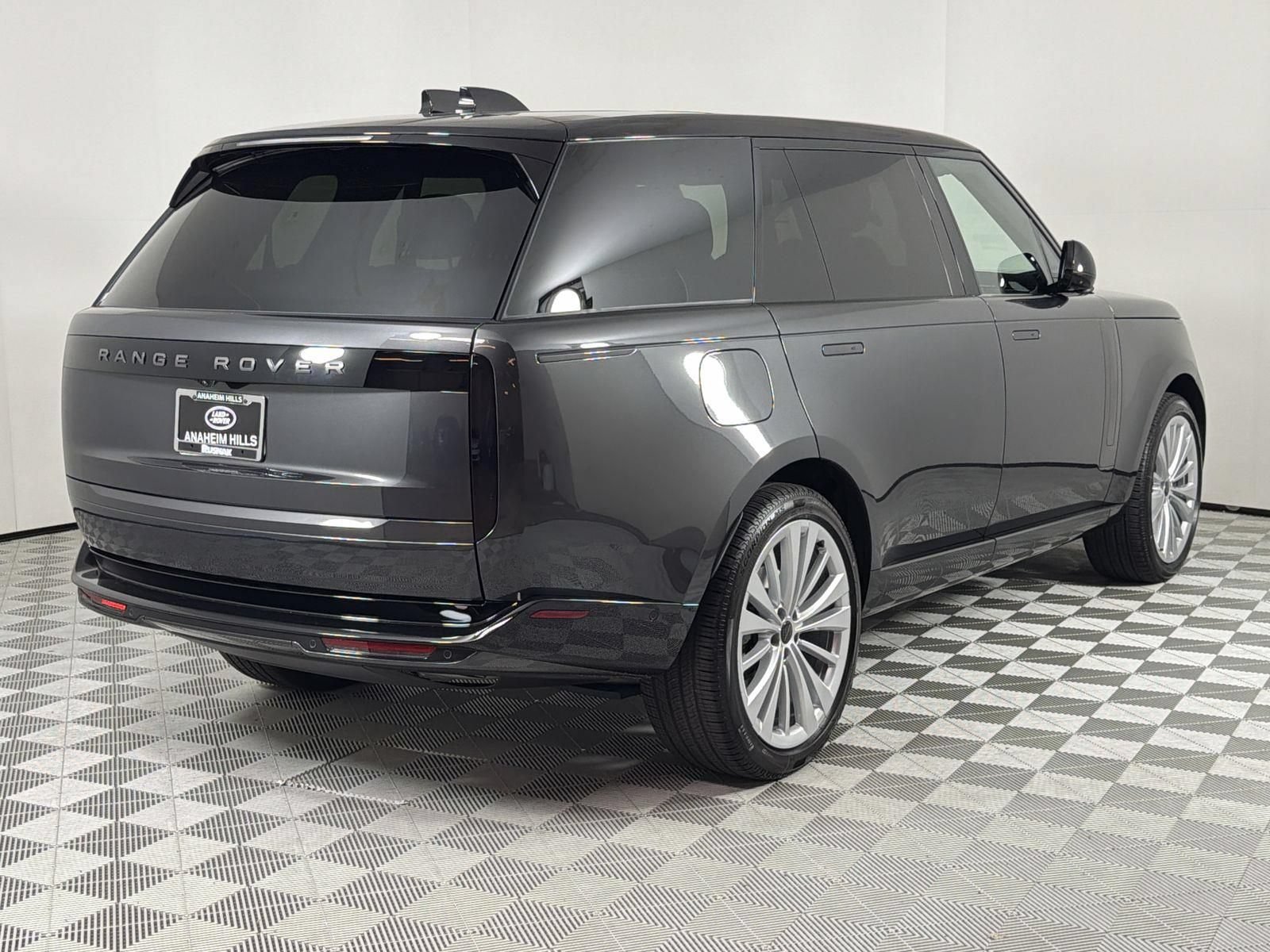 New 2026 Land Rover Range Rover Long Wheelbase SE AWD/4WD image 5