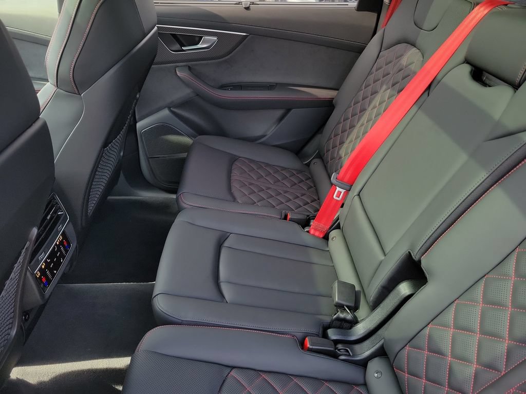 New 2026 Audi SQ7 Prestige AWD/4WD image 25