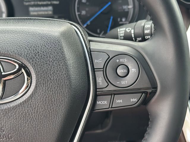 Certified 2024 Toyota Venza XLE image 14