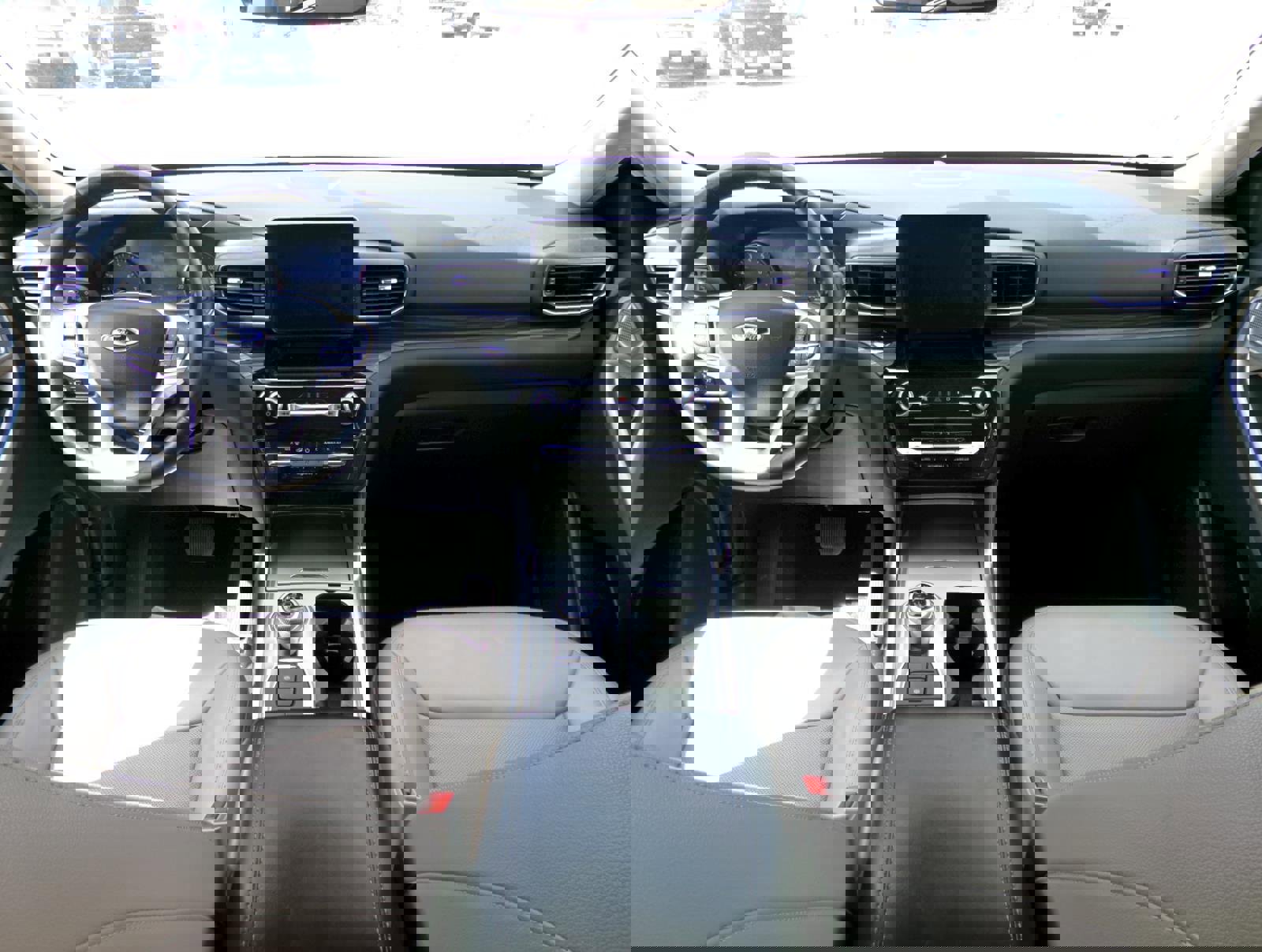 Used 2023 Ford Explorer Limited image 7