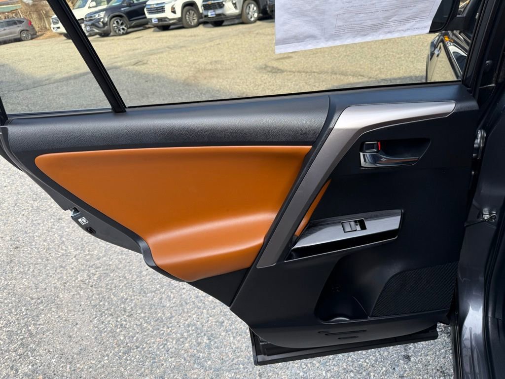 Used 2016 Toyota RAV4 Limited AWD/4WD image 21