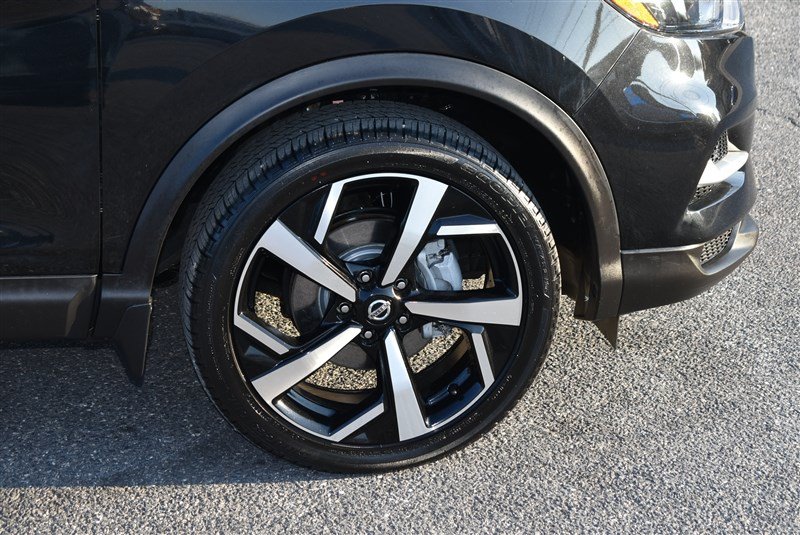 Used 2022 Nissan Rogue Sport SL AWD/4WD image 3