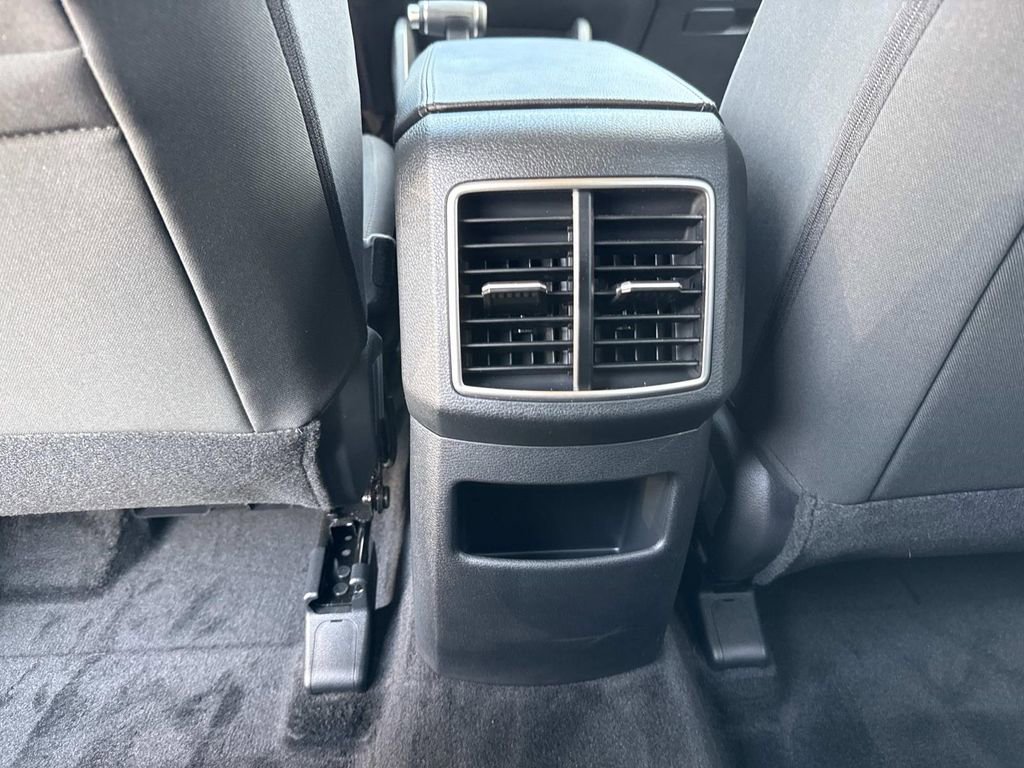 Used 2025 Kia Sportage LX image 17