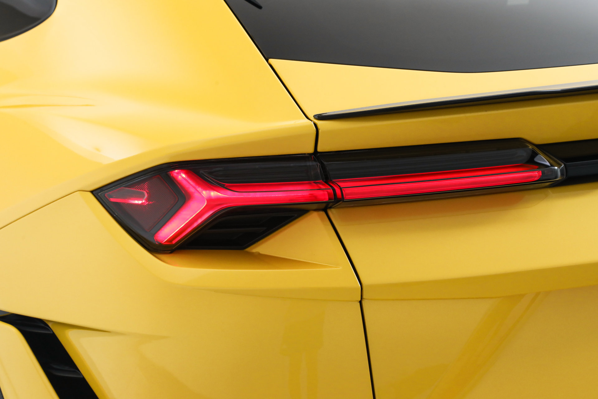 Used 2023 Lamborghini Urus Performante image 13