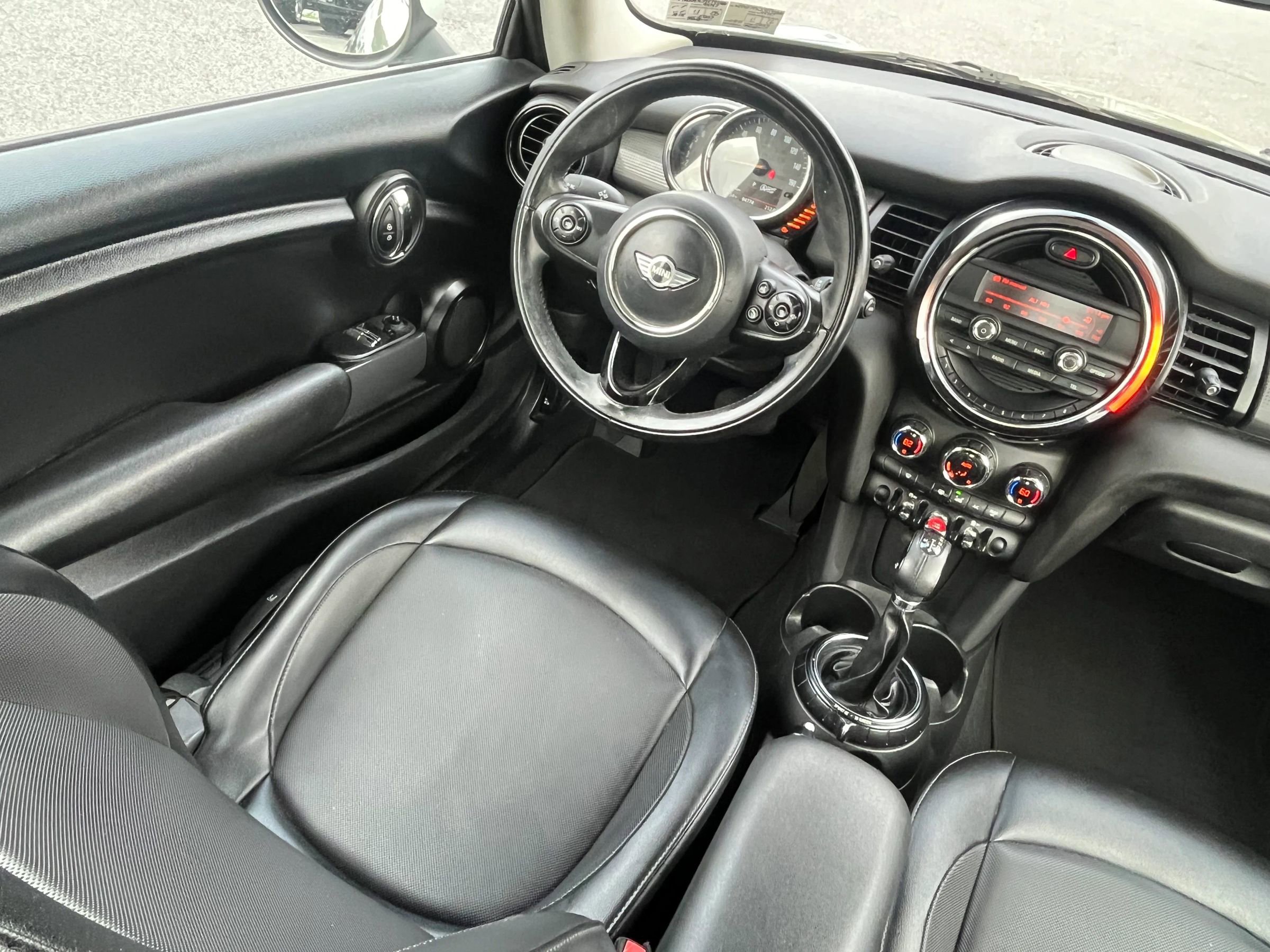 Used 2014 MINI Cooper 2-Door Hardtop image 9