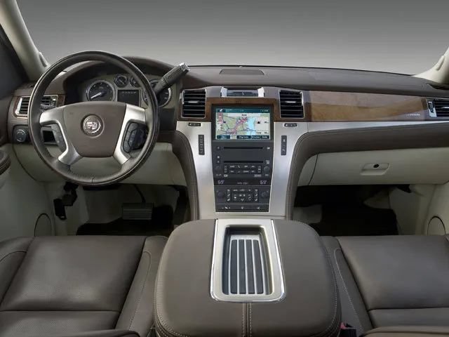 Used 2009 Cadillac Escalade AWD image 4