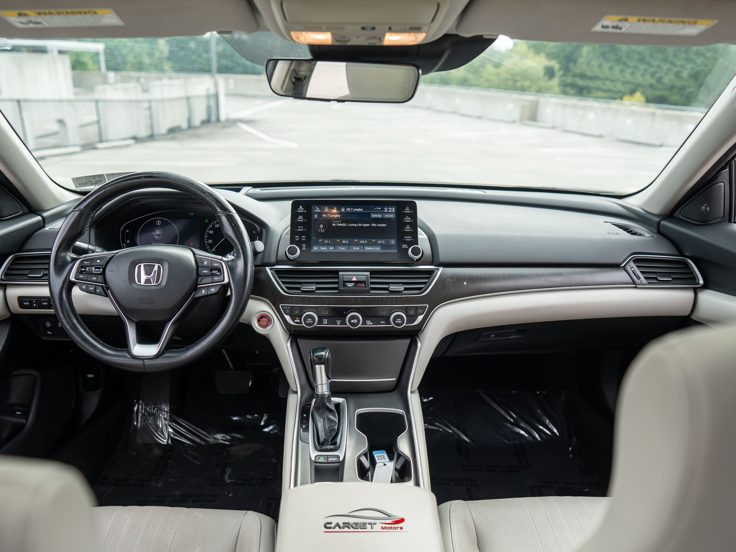 Used 2018 Honda Accord Touring image 13