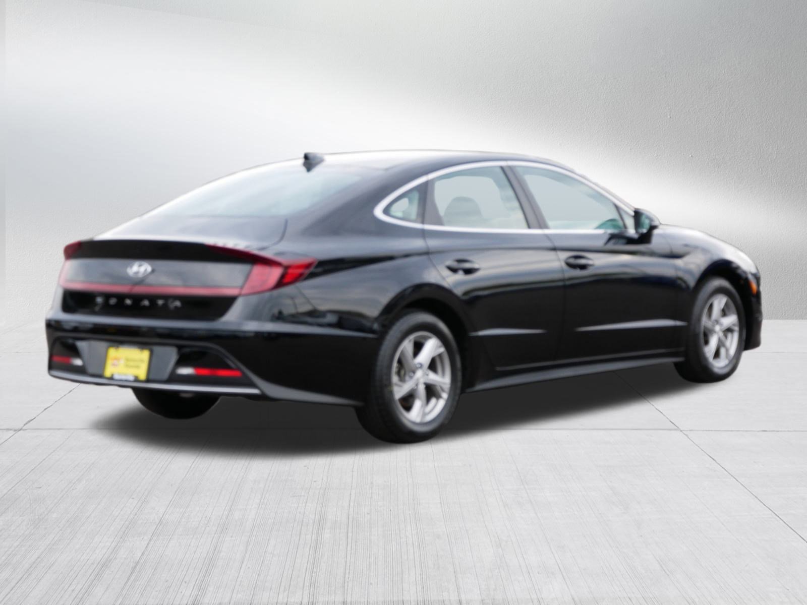 Certified 2023 Hyundai Sonata SE w/ Cargo Package image 7