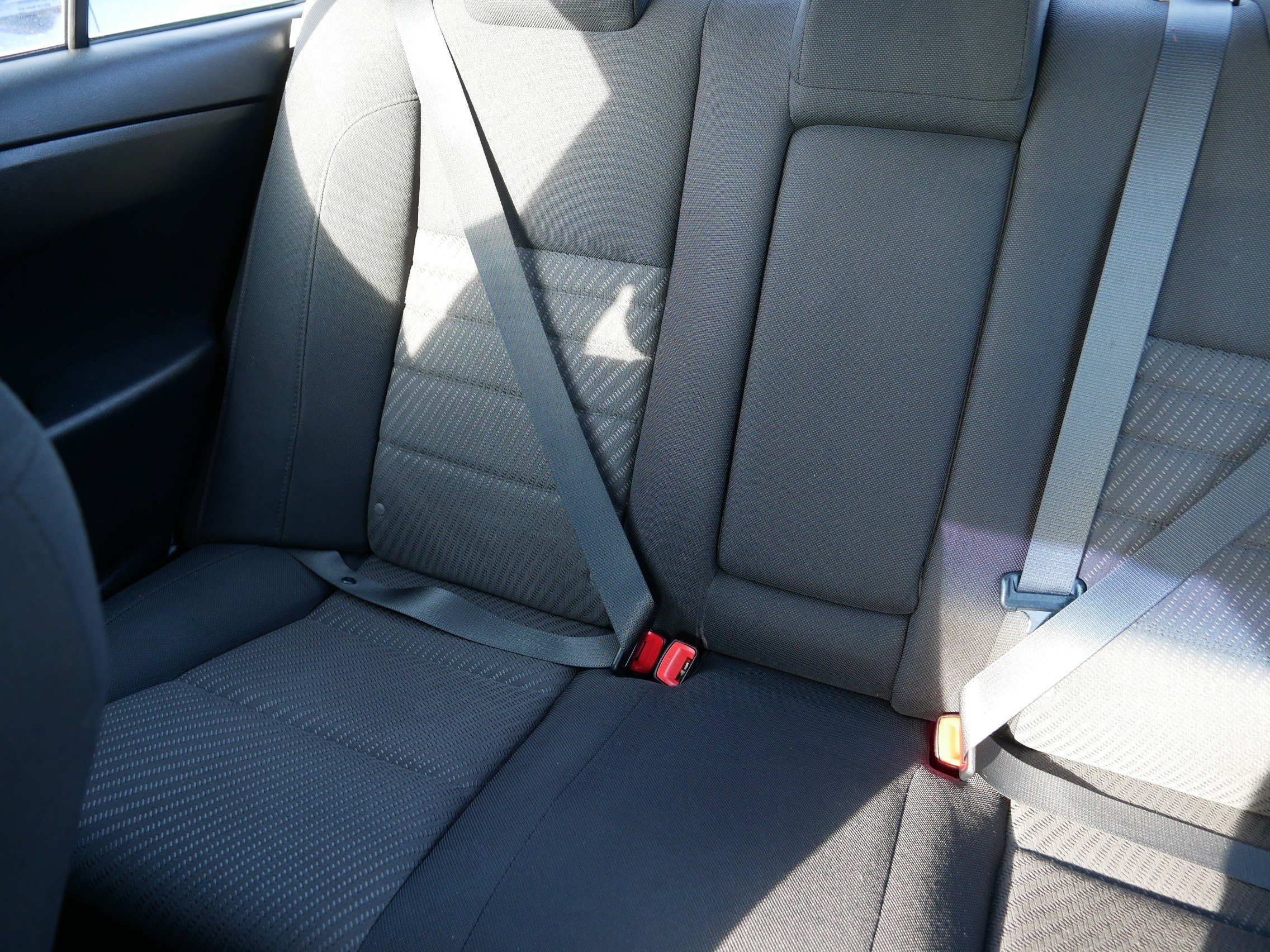 Used 2015 Toyota Camry LE image 12