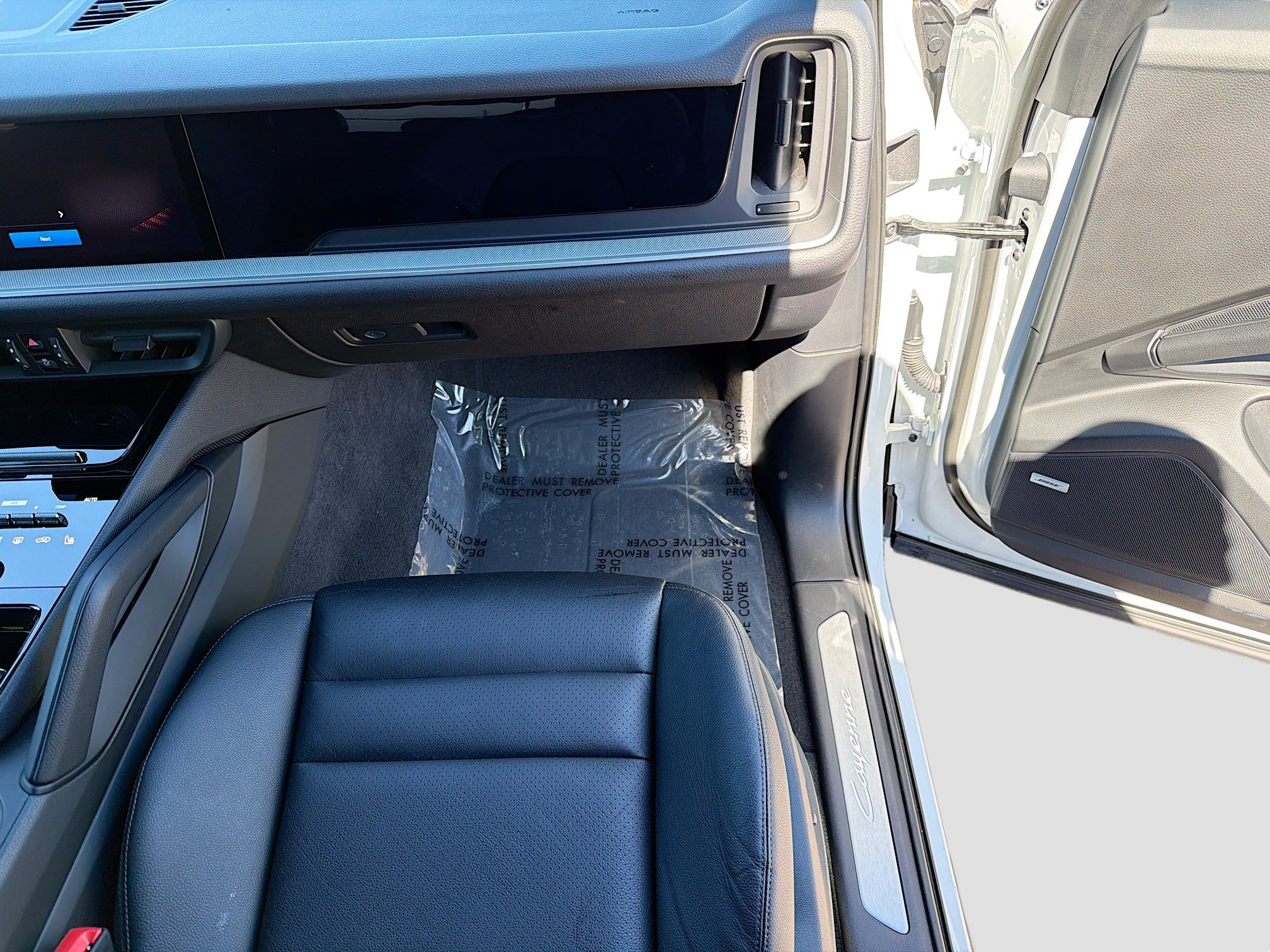 Used 2025 Porsche Cayenne image 18