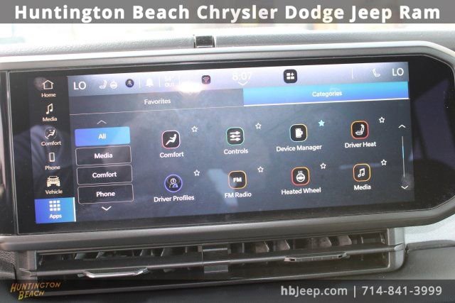 Used 2024 Jeep Wrangler Sahara image 27