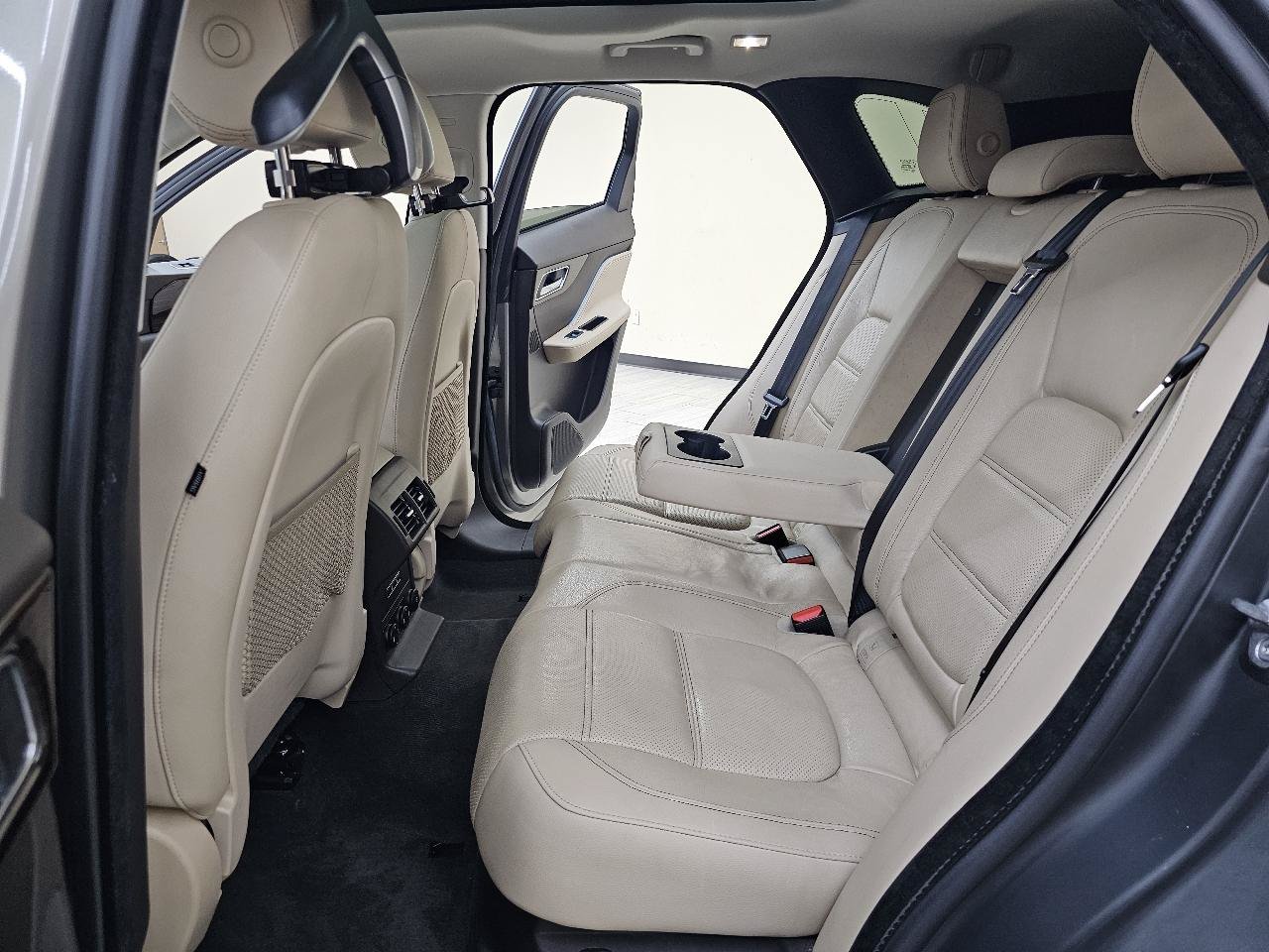Used 2018 Jaguar F-PACE Prestige AWD/4WD image 26