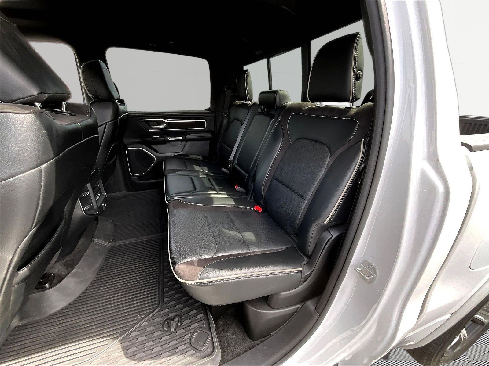 Used 2022 RAM 1500 Laramie w/ Sport Appearance Package AWD/4WD image 23