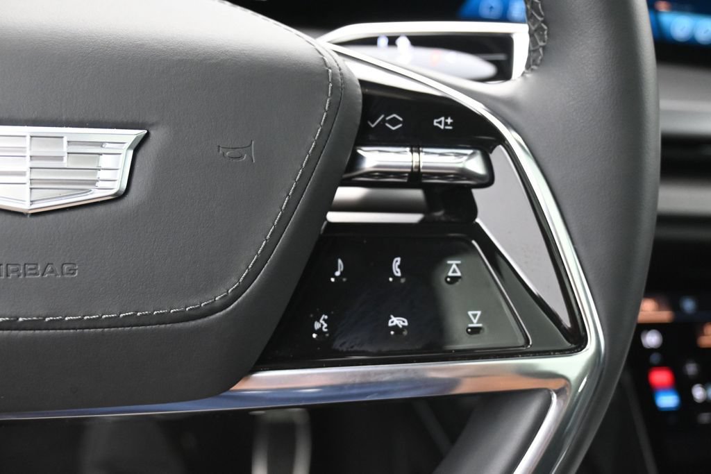 Certified 2026 Cadillac Vistiq Platinum w/ LPO, Floor Liner Package AWD/4WD image 15