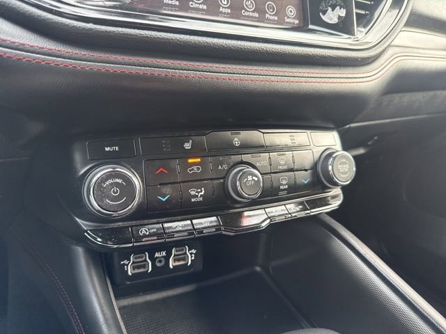 Used 2023 Dodge Durango GT image 5