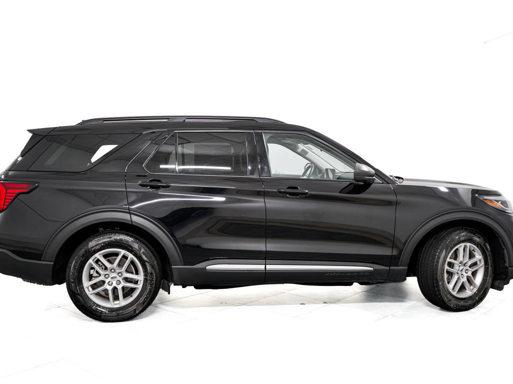 Certified 2025 Ford Explorer Active RWD image 7