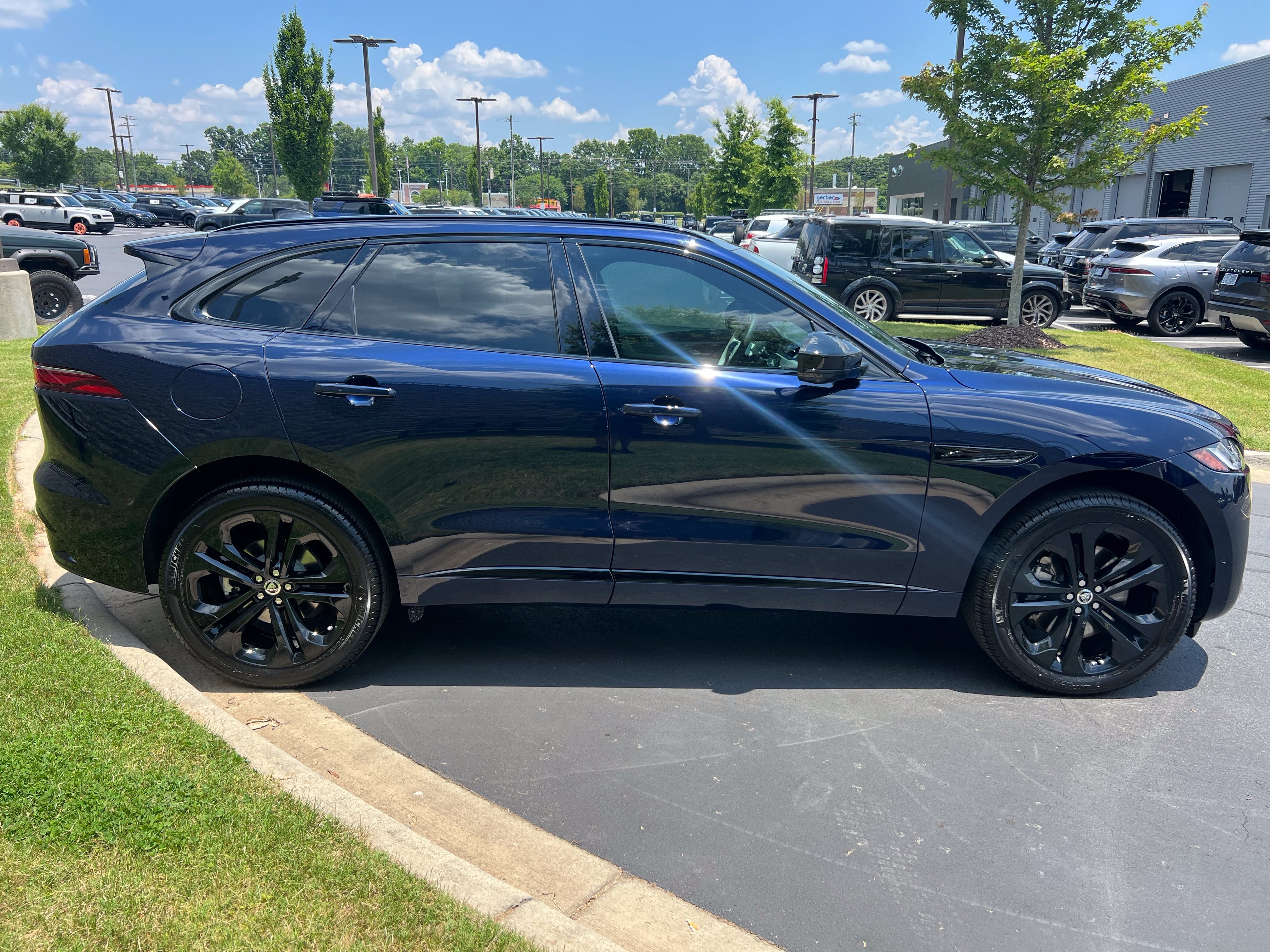 Used 2026 Jaguar F-PACE R-Dynamic S AWD/4WD image 8