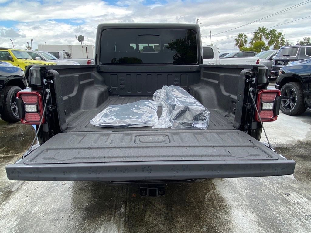 Used 2022 Jeep Gladiator Overland image 29